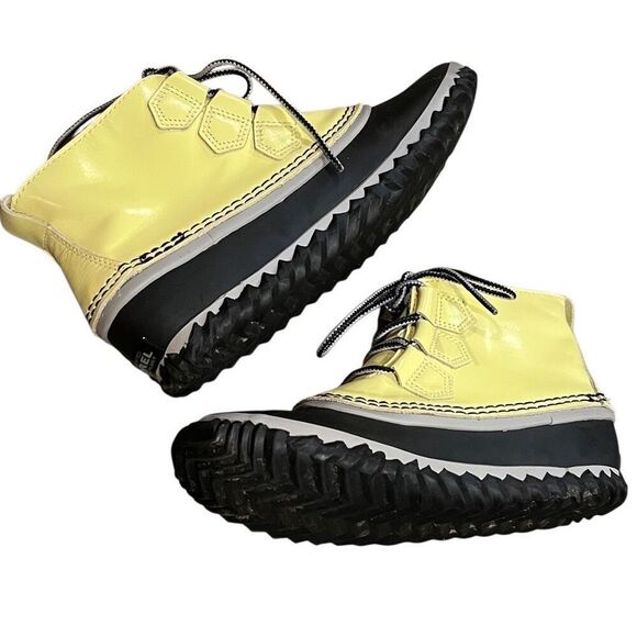 SOREL Out n' About 'Zest Dove' Rain Boots Size 7 - Picture 3 of 10